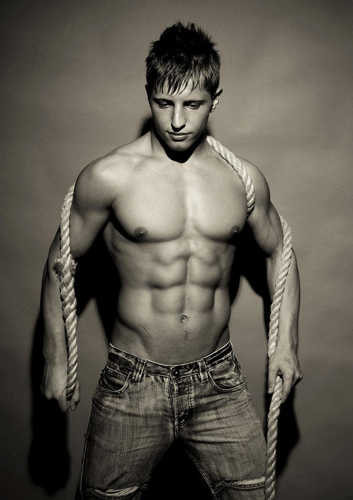 A big, thick rope to go with a beefy guy.